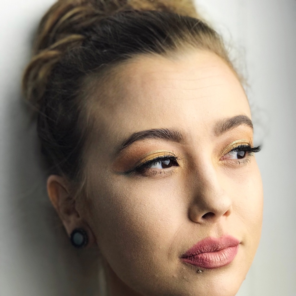Meet your Posher, Kayla